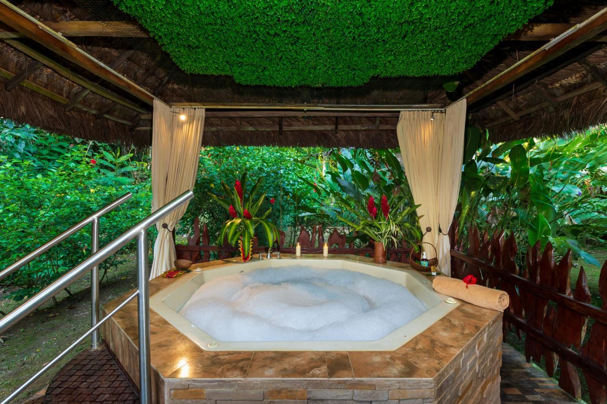 La Selva Eco-Lodge & Retreat Providencia Extérieur photo